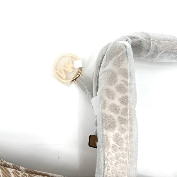 Michael Kors Cream and Tan Tote Bag - Picture 12 of 13
